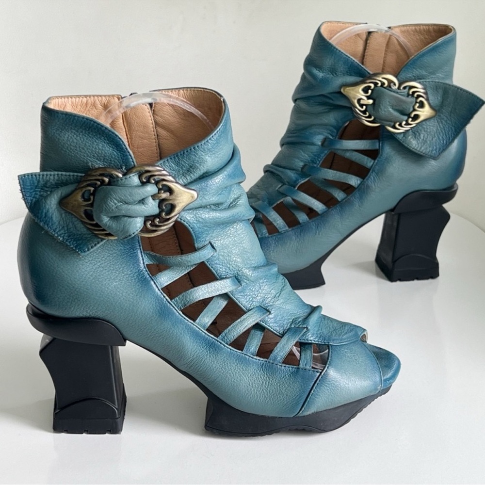 L'Artiste Spring Step Artsy Blue Leather Shooties Unique Booties Womens Size 40 - Picture 1 of 9